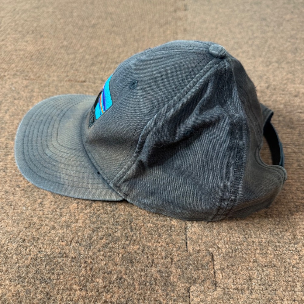 Patagonia P-6 Logo LoPro Trucker Hat Men Faded Black Snapback Baseball Cap stain - Picture 3 of 9